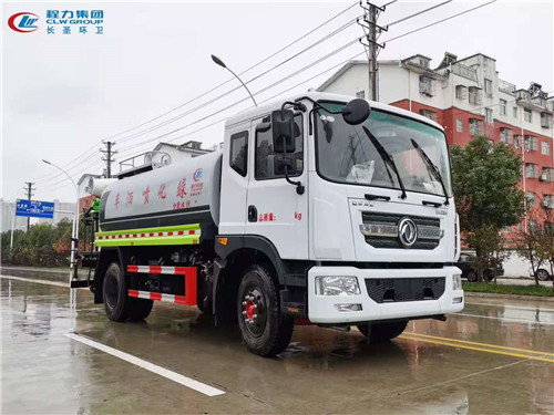 現(xiàn)車！現(xiàn)車！現(xiàn)車！東風D9灑水車圖片參數(shù)介紹