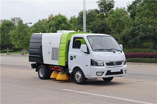 國六東風(fēng)途逸掃路車多臺(tái)現(xiàn)車,最小的掃路車