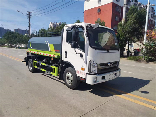 福田時代領(lǐng)航H2 5方灑水車廠家直銷，價格優(yōu)惠