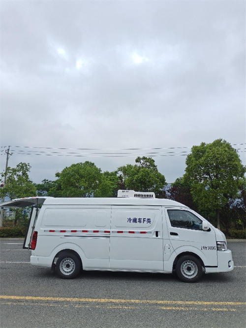 吉利純電動E6面包冷藏車