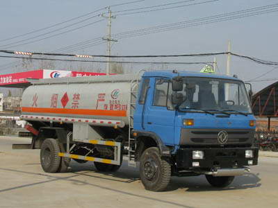 14方東風(fēng)153運(yùn)油車