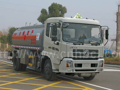 國四東風(fēng)天錦化工液體運(yùn)輸車